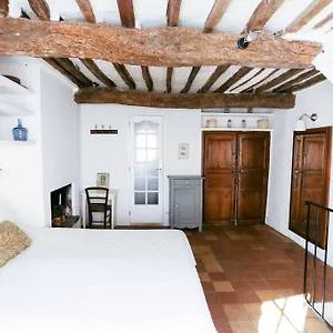  Holiday home Village House With Ac & Sunny Roof Terrace France